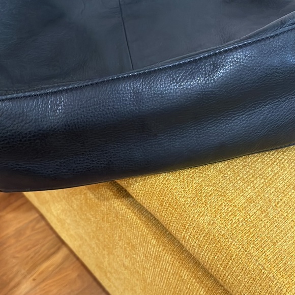 Used once Black Margot 100% leather bucket pocket book..☘️☘️ - Picture 7 of 10